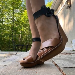 Steve Madden Two Tone Ankle Strap Wedge 💕